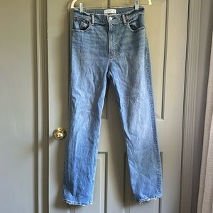 Abercrombie 90’s straight Ultra high rise Jean